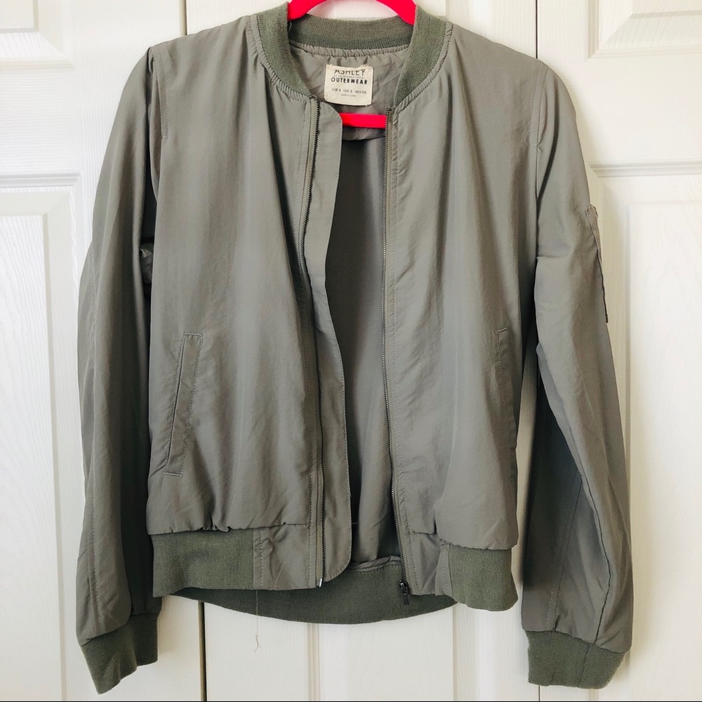Lightweight Jacket - Picture 4 of 4